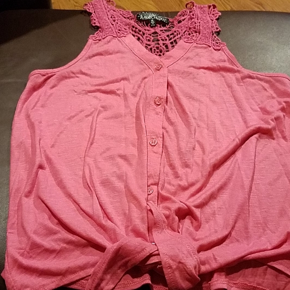 Top - Picture 2 of 2